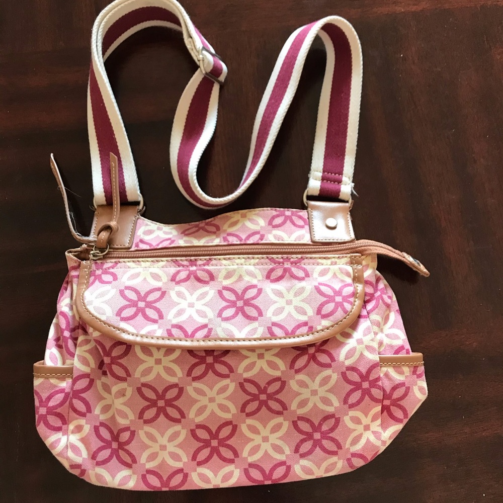 Relic Purse Pink and White zipper closure
